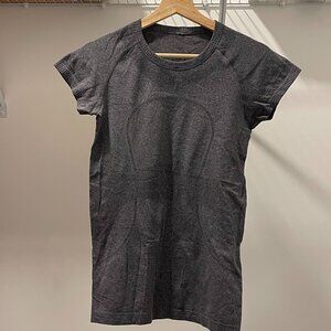 LULULEMON Swiftly Tech Short Sleeve Women's Activewear - Size 6 - Dark Grey
